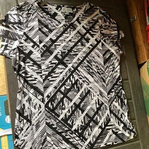 Woman’s JM Collection top size large